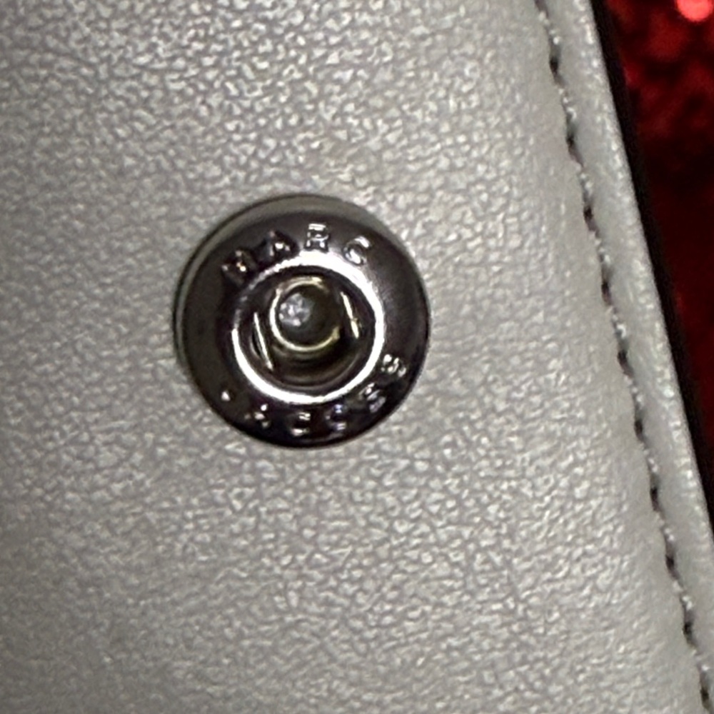 NWT Marc Jacobs Wallet with Silver Accents - Picture 11 of 12